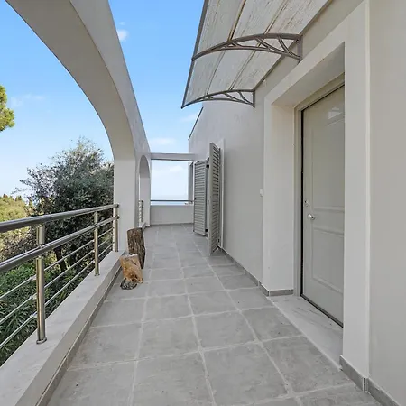 Niarchos Corfu (city)